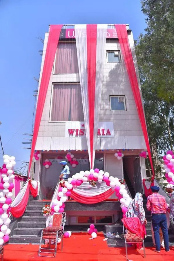 Hotel Wisteria -Main Highway Hotel Zirakpur