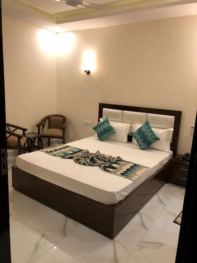 Hotel Wisteria -Main Highway Hotel Zirakpur India