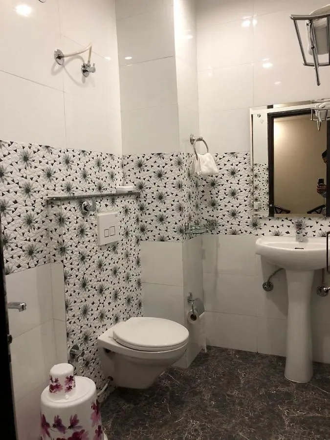 Hotel Wisteria -Main Highway Hotel Zirakpur
