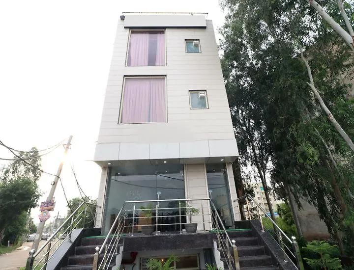 Hotel Wisteria -Main Highway Hotel Zirakpur