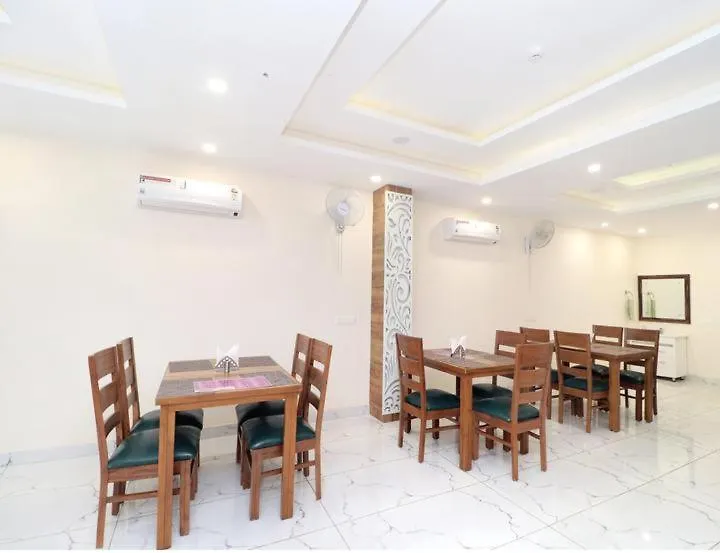 Hotel Wisteria -Main Highway Hotel Zirakpur