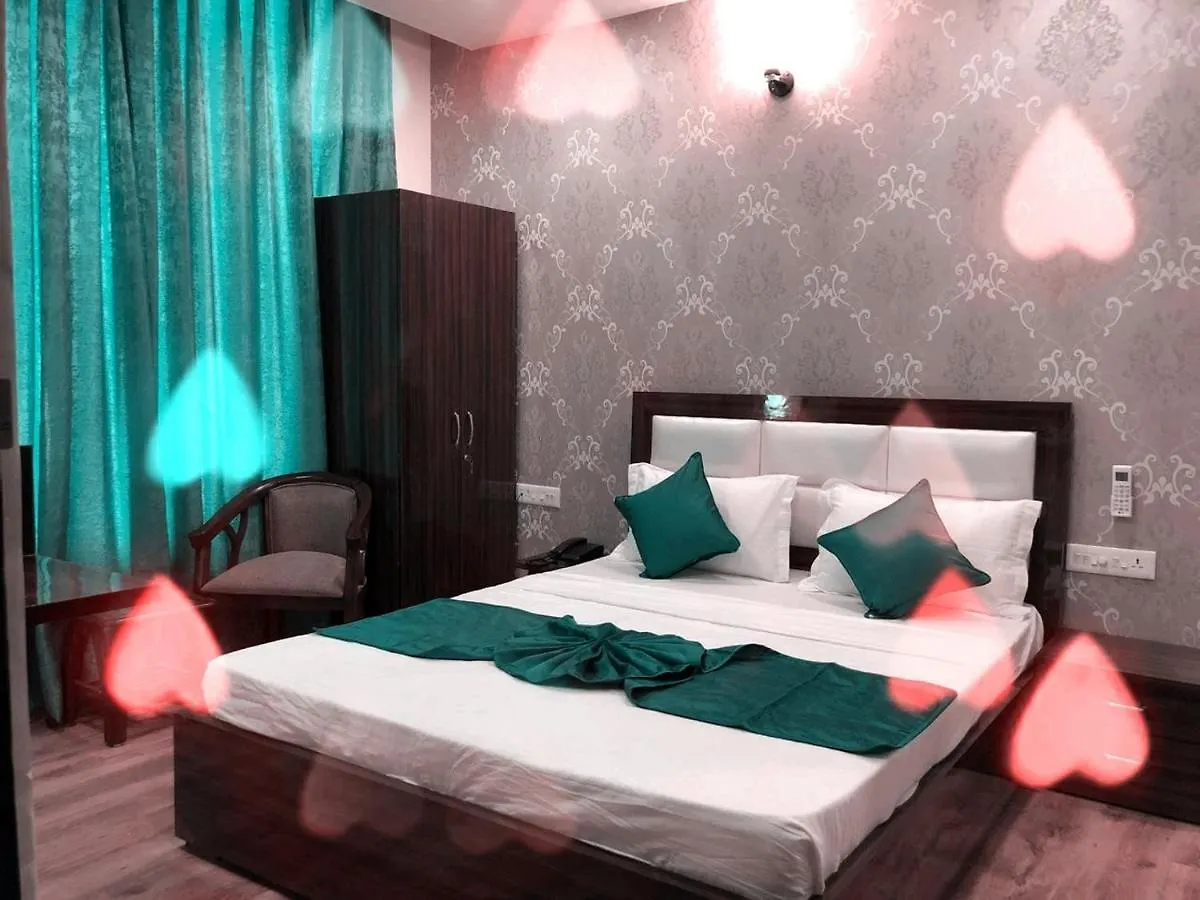 Hotel Wisteria -Main Highway Hotel Zirakpur