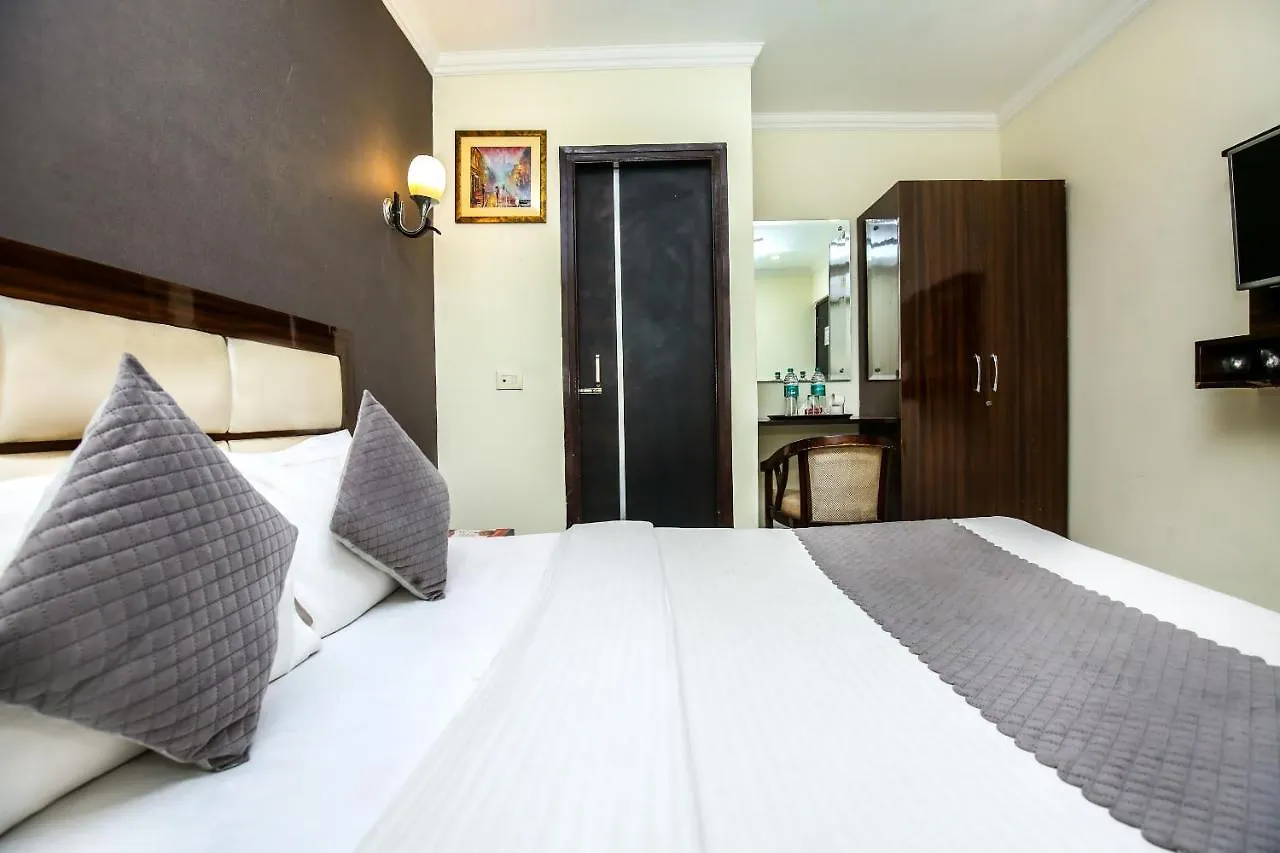Hotel Wisteria -Main Highway Hotel Zirakpur