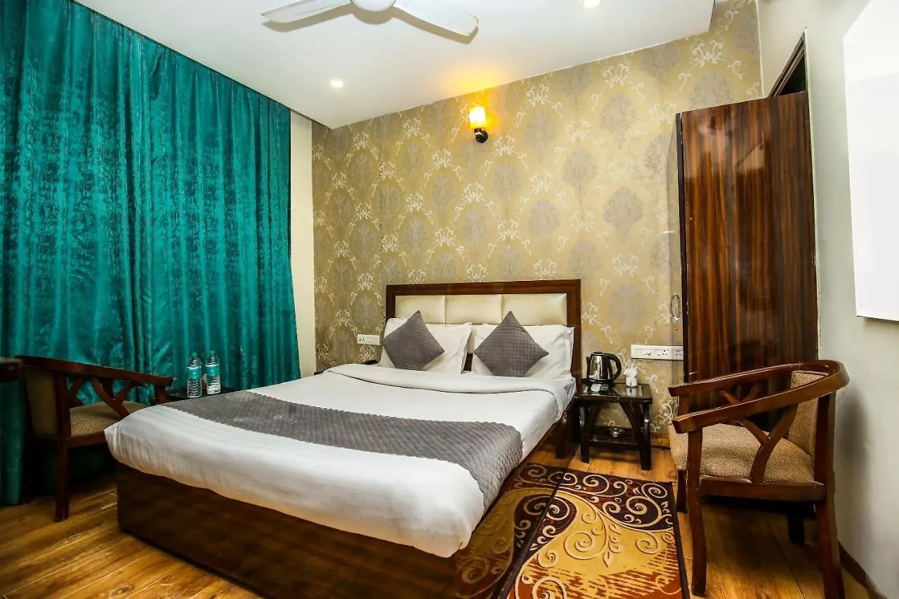 Hotel Wisteria -Main Highway Hotel Zirakpur
